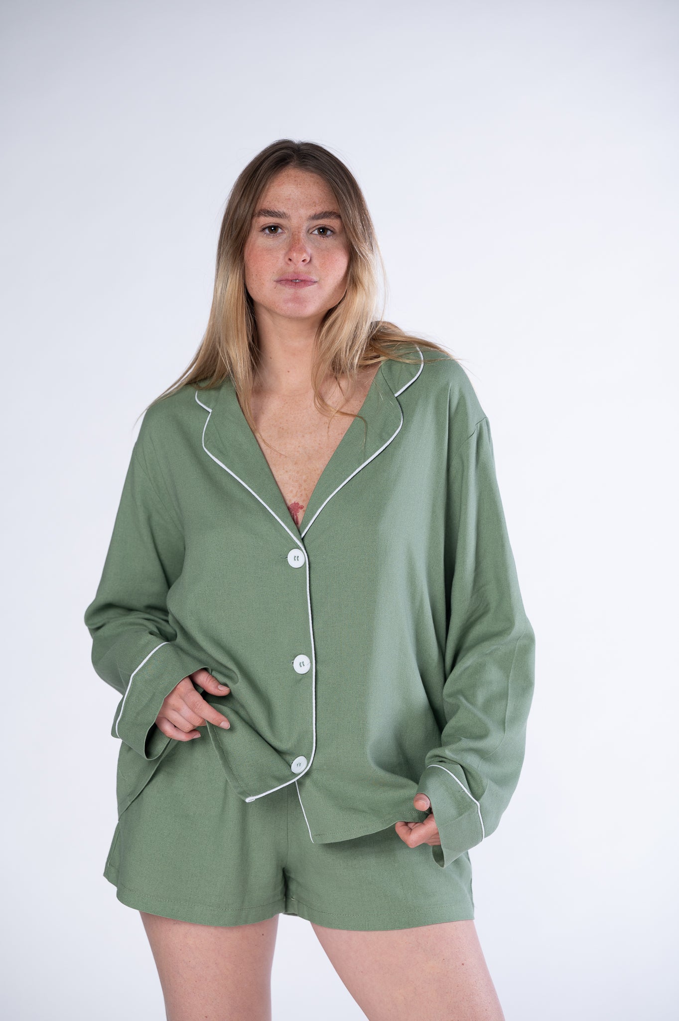 R2 - Linen